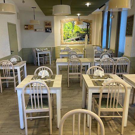 Logis Hotel Restaurant Cazes Arazat Laissac Luaran gambar