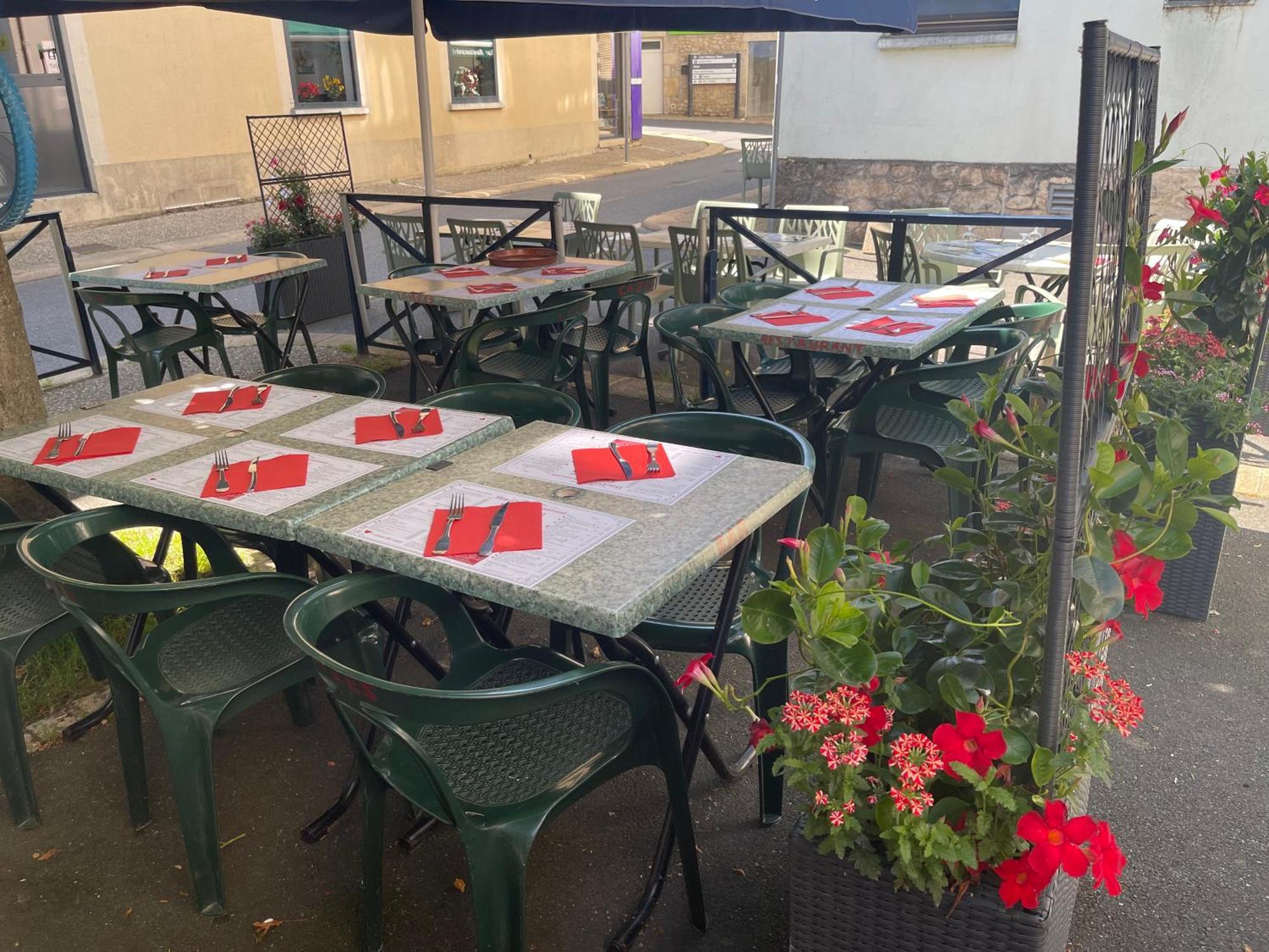 Logis Hotel Restaurant Cazes Arazat Laissac Luaran gambar