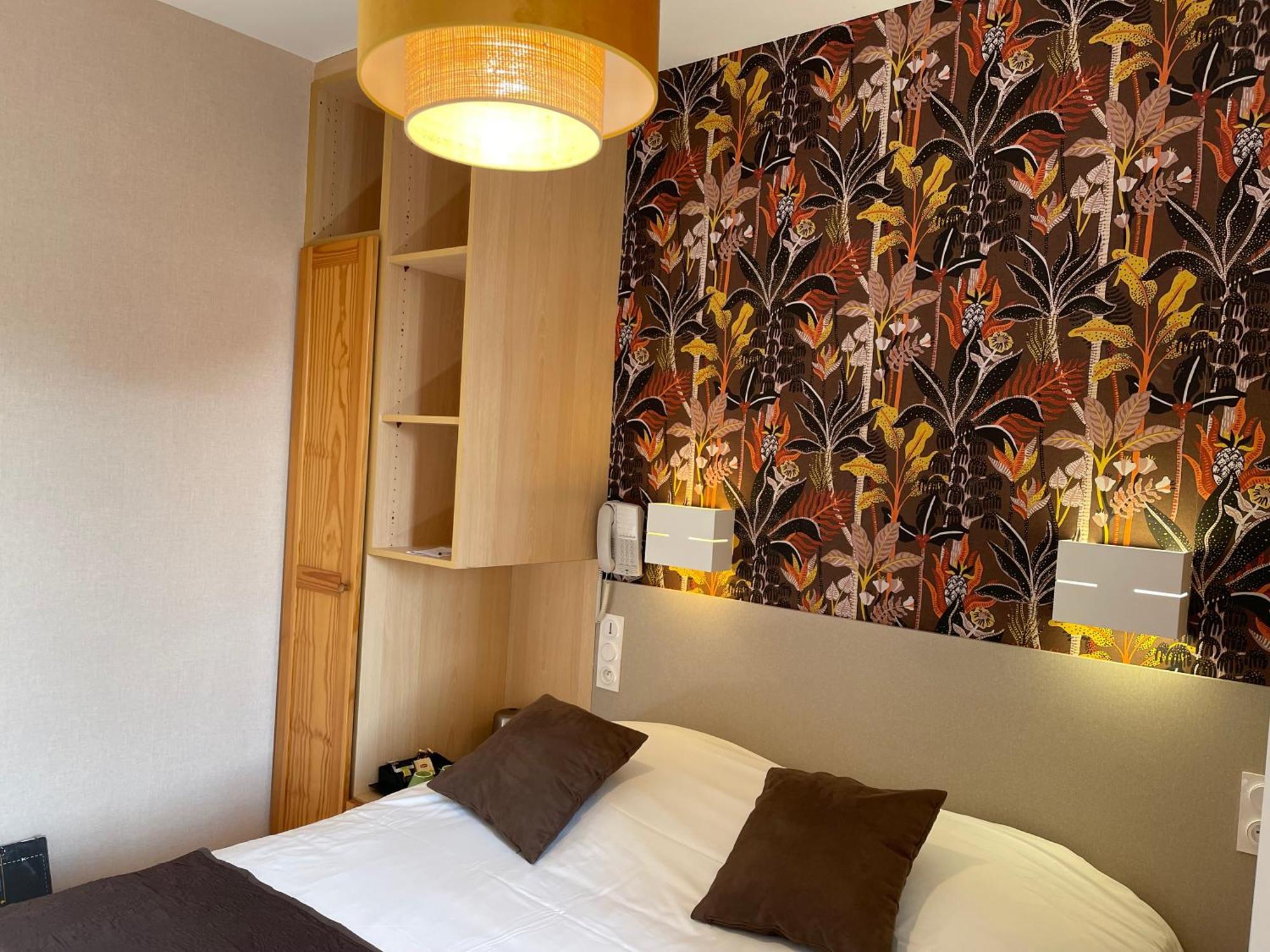 Logis Hotel Restaurant Cazes Arazat Laissac Luaran gambar