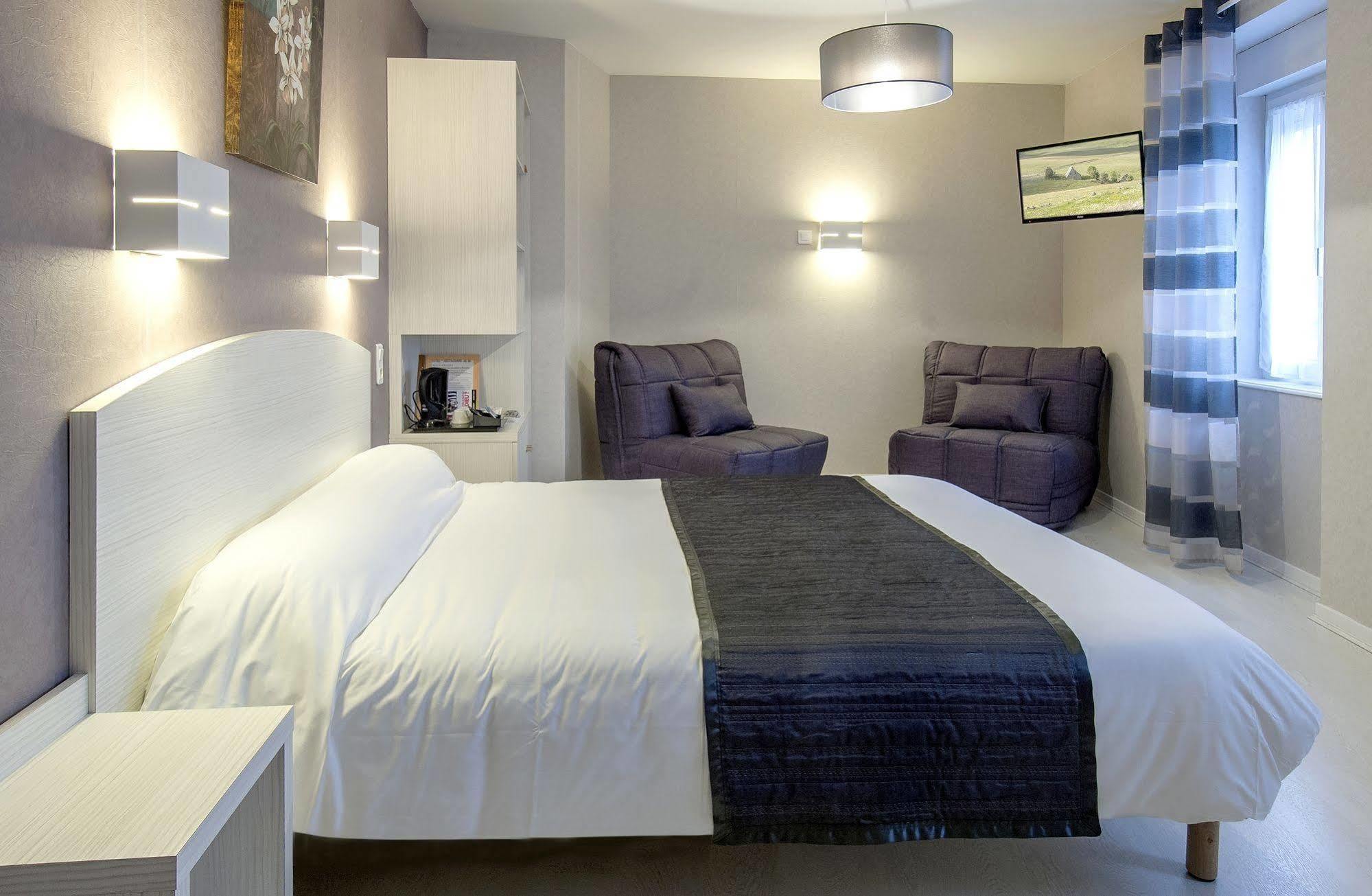 Logis Hotel Restaurant Cazes Arazat Laissac Luaran gambar