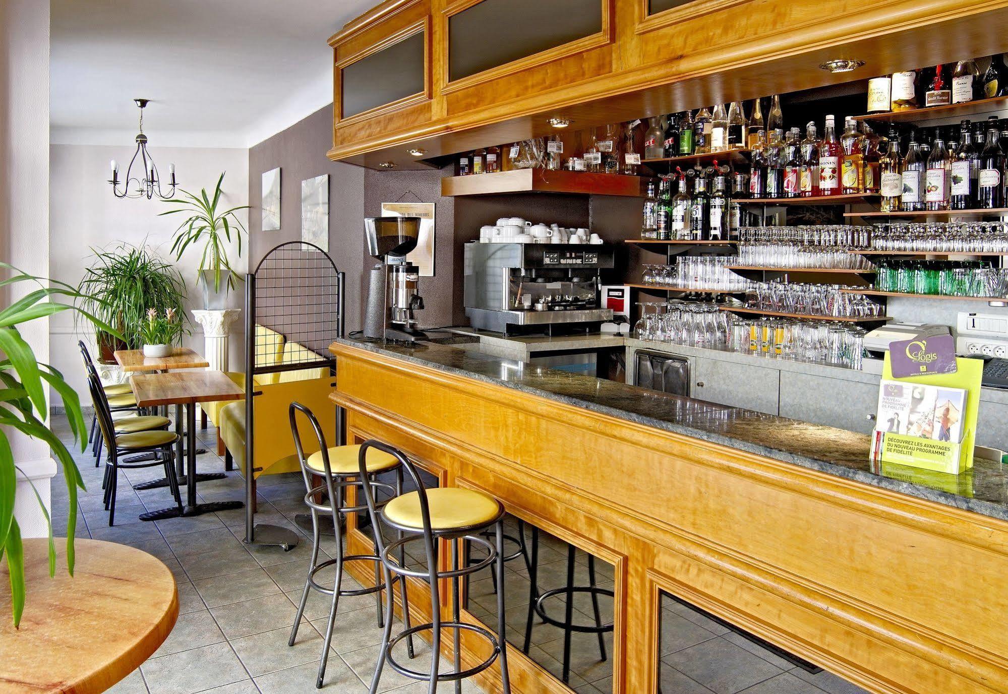 Logis Hotel Restaurant Cazes Arazat Laissac Luaran gambar